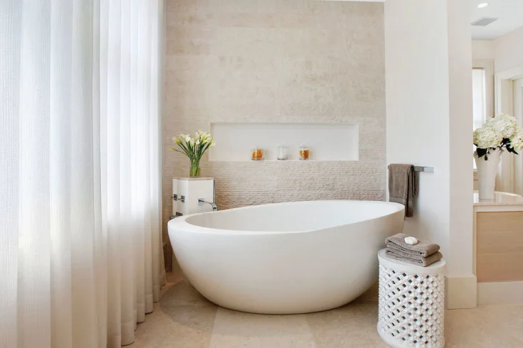 Standing tub in bathroom