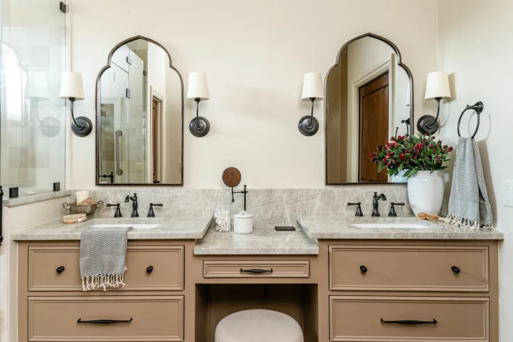 Chick Style vanity