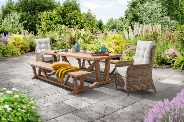 Outdoor table and chairs