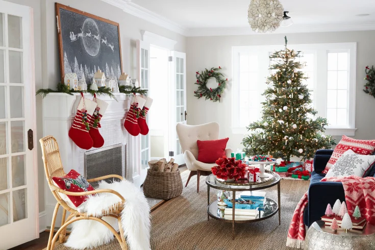 17 Living Room Christmas Decor Ideas To Add Charm to Your Festive Holiday