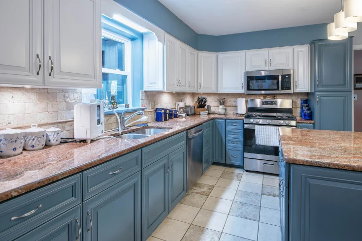 two tone kitchen cabinet ideas