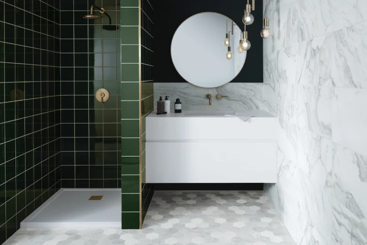 contrasting bathroom tiles