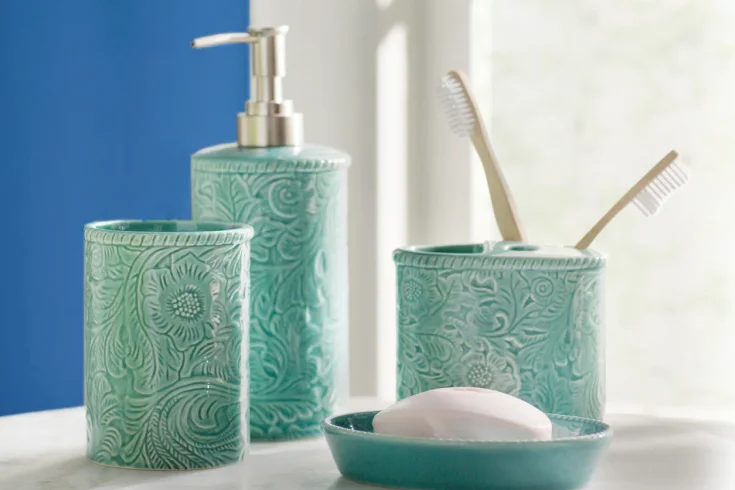 bathroom accessories