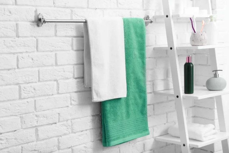 over the toilet towel rack