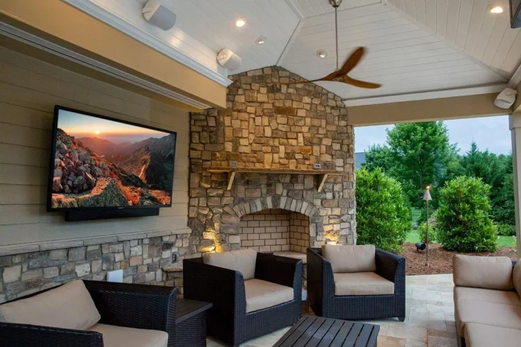 audio and visual setting outdoors