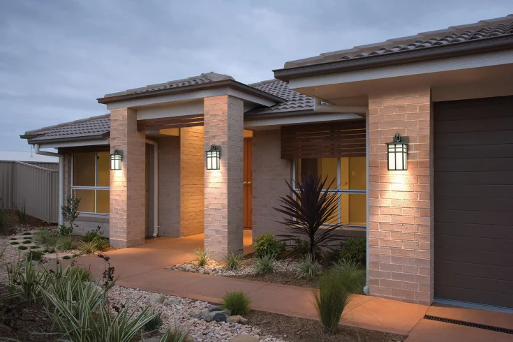 dusk to dawn outdoor lighting