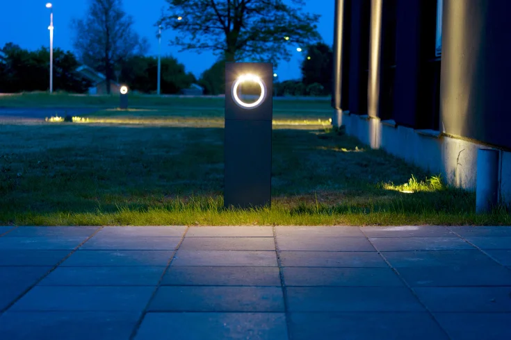 smart ring light outdoors