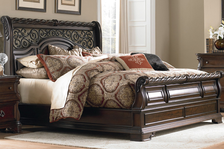 sleigh bed