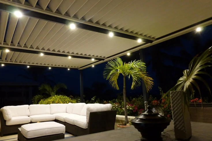 downlighting outdoor pathway