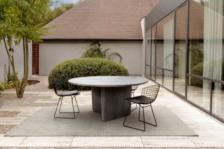 minimalist rugs for outdoors