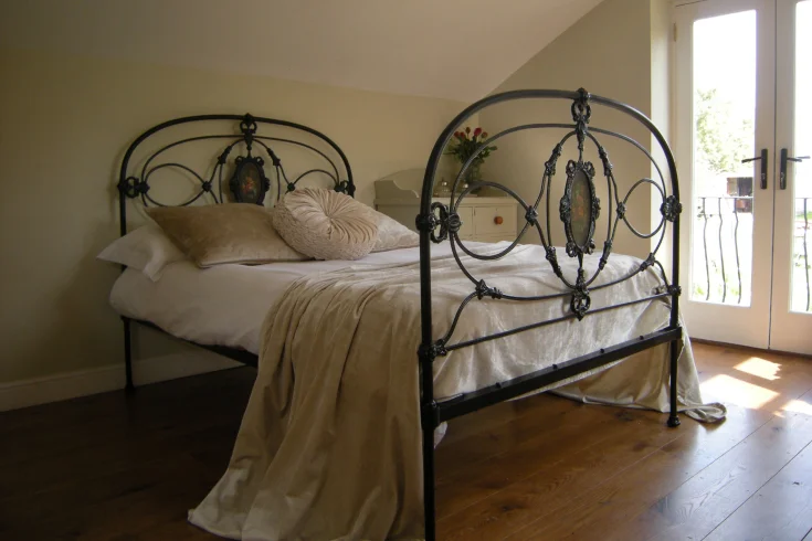 wrought iron bed frame material